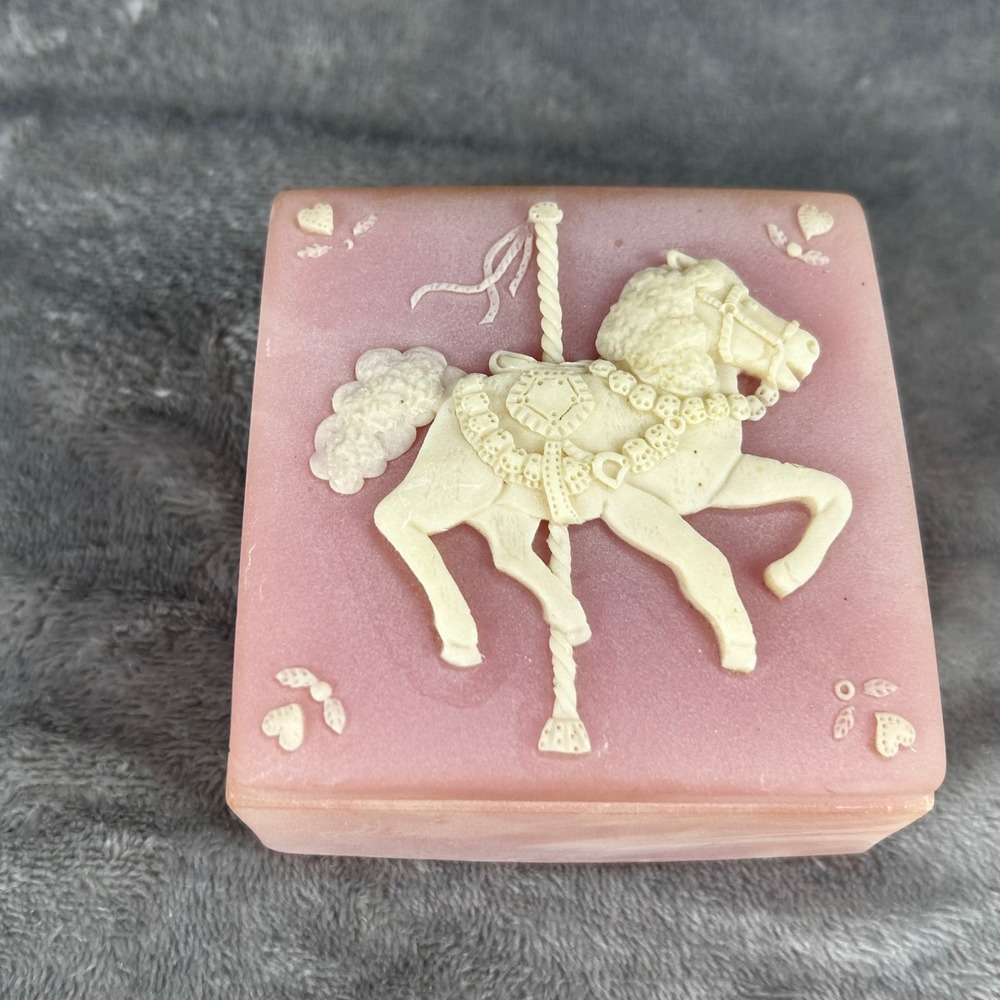Vintage Design Gifts USA Pink Alabaster Carousel Horse Trinket Jewelry Box‎